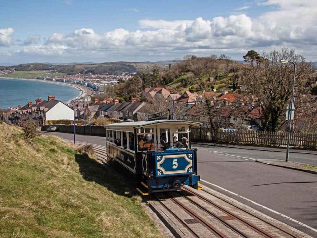 2 Edward Street Villa Llandudno Eksteriør billede